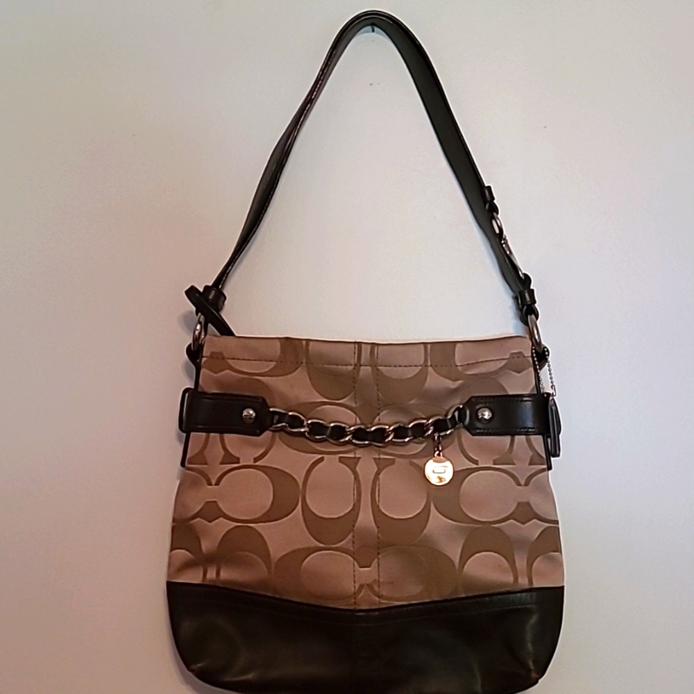 Coach shoulder handbag with chain accent